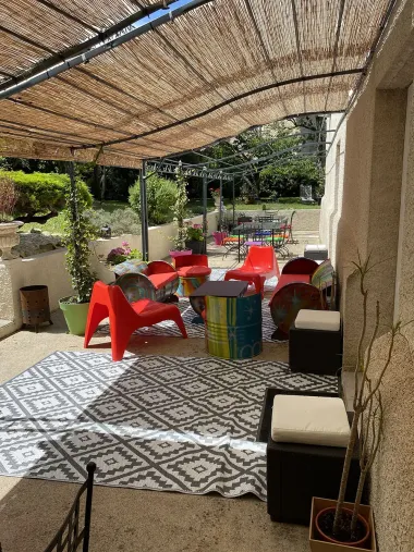 COIN REPAS ET LOUNGE TERRASSE